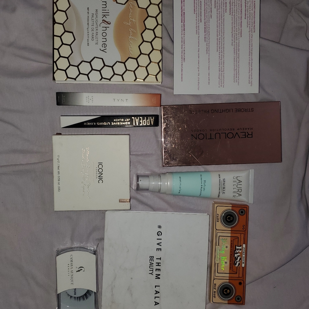 Makeup bundle